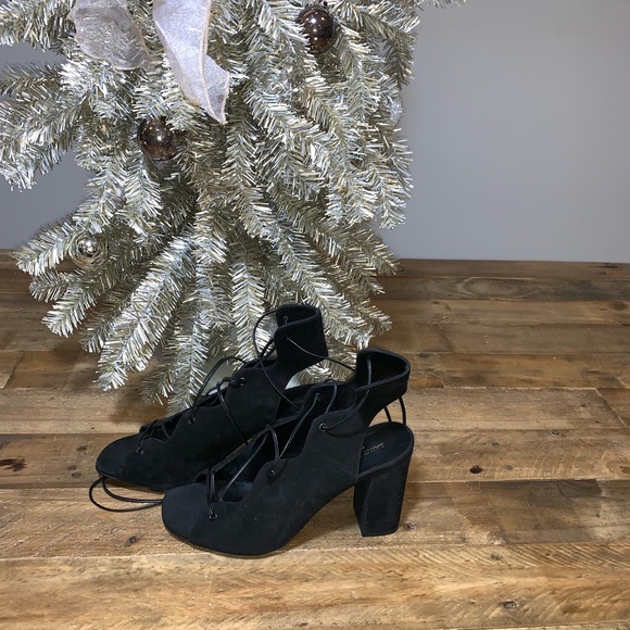 New Saint Laurent Babies Suede Sandals - Picture 5 of 8